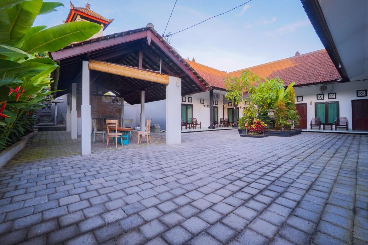Kos Bulan Bali Hotel Kuta  Exterior photo