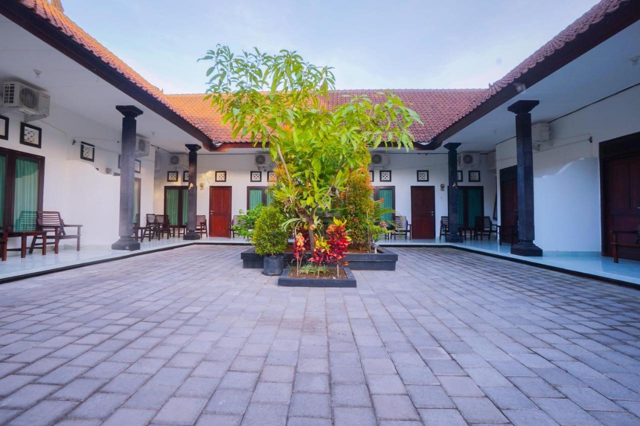 Kos Bulan Bali Hotel Kuta  Exterior photo