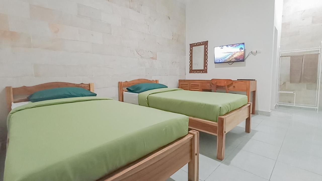 Kos Bulan Bali Hotel Kuta  Exterior photo